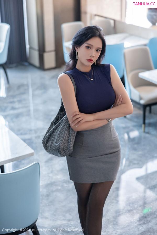 小娜比  [XiuRen]高清写真图 2024.08.29 No.9082 娜比 美腿黑丝第37张图片